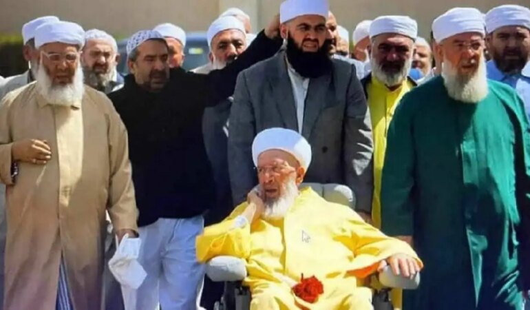 Bunlar cami avlusuna işediler! Menzil’de neler oluyor?