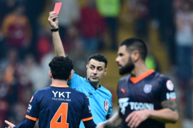 onur-ergun-oyuna-girdikten-10-dakika-sonra-kirmizi-kart-gordu-idlj.jpg