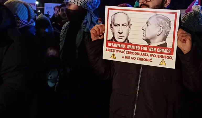 Polonya'da Netanyahu Protesto Edildi: Terörist Netanyahu, Netanhayu mahkemeye