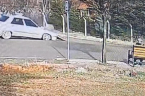 surucusunun-kontrolunden-cikan-otomobil-duvara-carpti-1-kisi-hayatini-kaybetti-f4mc.jpg