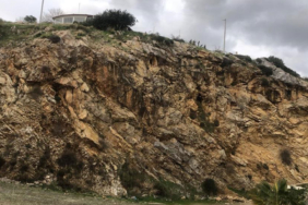 ucurumdan-atlayan-34-yasindaki-kadin-hayatini-kaybetti-rbzj.jpg
