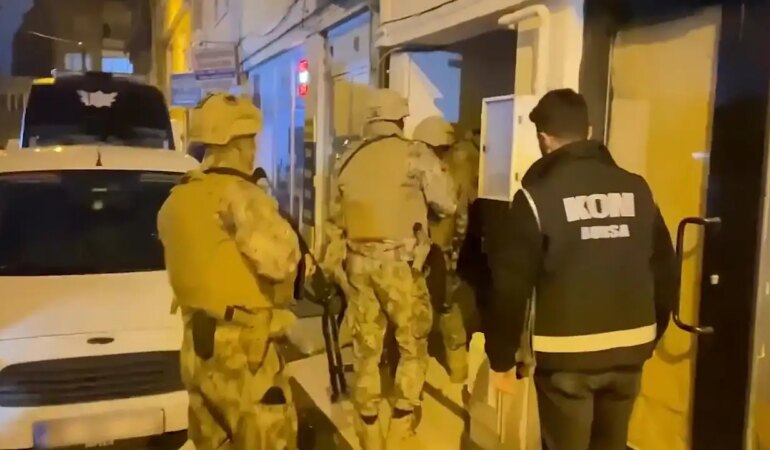 6 ilde 8 ayrı Organize Suç Örgütüne operasyon, 74 şüpheli yakalandı