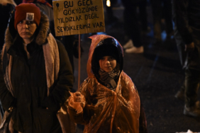 asrin-felaketinin-ikinci-yil-donumunde-pek-cok-noktada-anma-torenleri-duzenlendi-q4i3.jpg