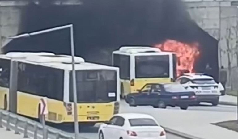 Başakşehir'de otobüs yangını!