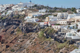 depremlerin-ardindan-santorini-adasini-terk-ediyorlar-lchl.jpg