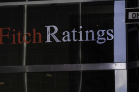 fitch-abdnin-tarife-hamleleri-konusunda-risk-uyarisi-yapti-jnnl.jpg