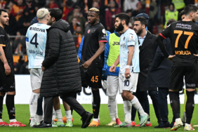 galatasaray-adana-demirspor-karsilasmasi-tatil-edildi-rhmh.jpg