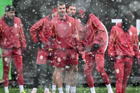 galatasaray-kar-yagisi-altinda-az-alkmaar-macinin-hazirliklarini-tamamladi-prxx.jpg