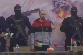 Hamas, 3 İsrailli rehineyi daha Kızılhaç'a teslim ederek serbest bıraktı