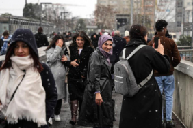 istanbulda-kar-yagisi-etkili-oldu-suruculer-zor-anlar-yasadi-ti5i.jpg