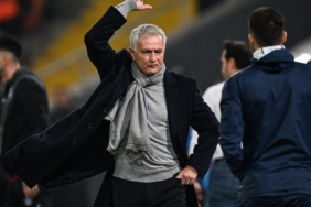 mourinho-2118070664800x533jpg-jbcXDtLKx0qvSn3UFY9ehg.jpg