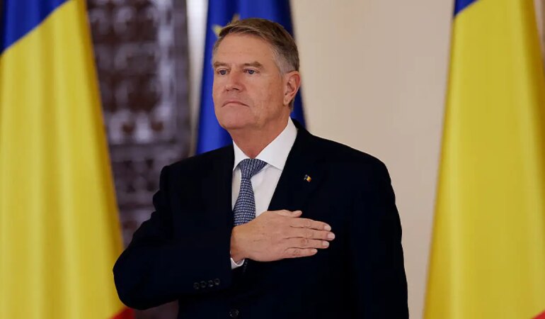 Romanya Cumhurbaşkanı Lohannis İstifa Etti