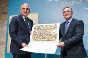 sultanlarin-mushaflari-sergisi-kapilarini-acti-szqi.jpg