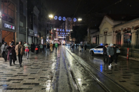 taksimde-etkili-kar-yagisi-1j9d.jpg