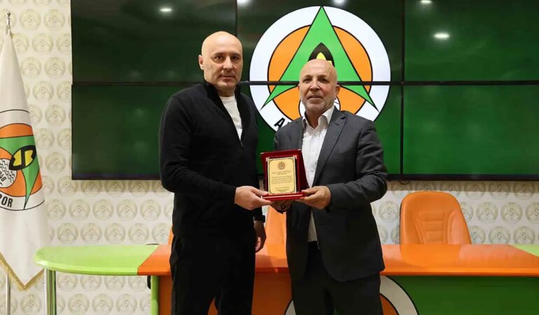 Alanyaspor’da Sami Uğurlu dönemi sona erdi