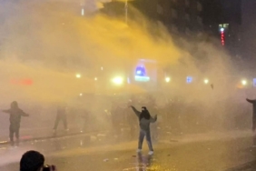 ankarada-imamoglu-protestolari-polis-halka-toma-ile-mudahale-etti-fwld.jpg