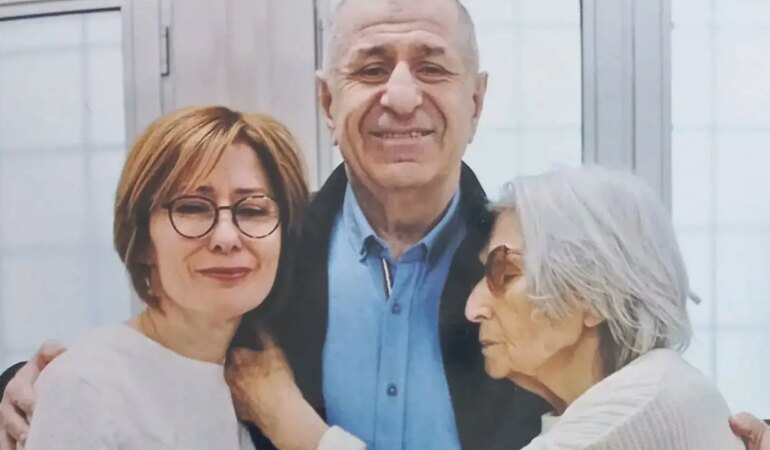 Cezaevinde bulunan Ümit Özdağ'dan annesi ve kardeşiyle ilk fotoğraf