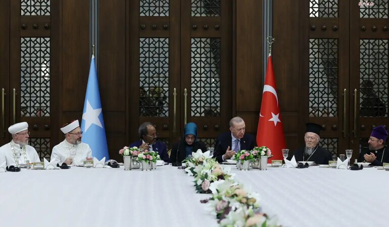 Cumhurbaşkanı Erdoğan dini azınlık temsilcileriyle iftarda bir araya geldi