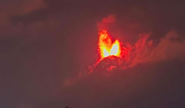 Guatemala’daki Fuego Yanardağı’nda patlama meydana geldi