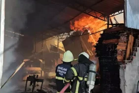 Kereste fabrikası yangında kül oldu