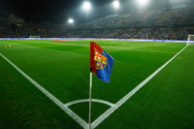 la-ligayi-soke-eden-olum-barcelonanin-maci-ertelendi-jbxy.jpg