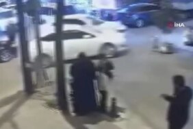 Otomobil kıraathaneye daldı! Çok sayıda yaralı
