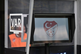 sakaryaspor-bandirmaspor-macinin-var-hakemi-belli-oldu-p8ga.jpg