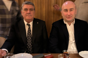 serdal-adali-ile-huseyin-yucel-iftar-yemeginde-bir-araya-geldi-kvzg.jpg