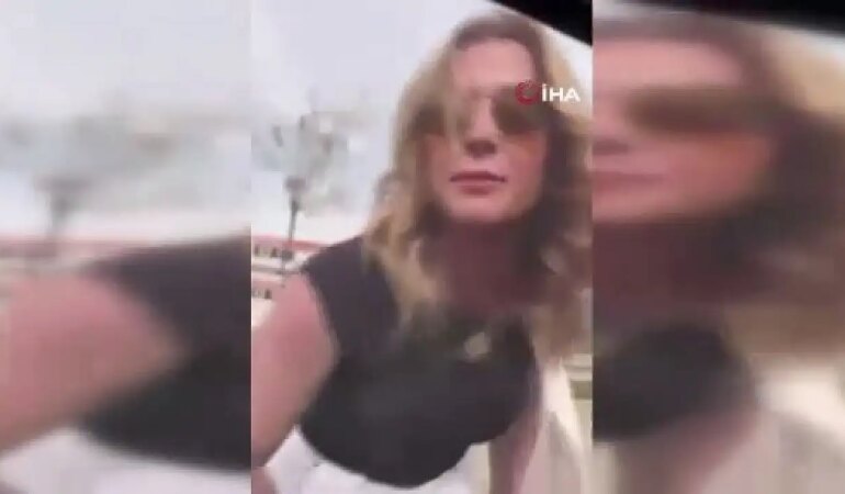 Trafik Kadın Sürücüler Birbirine Girdi! Araca Saldırdı