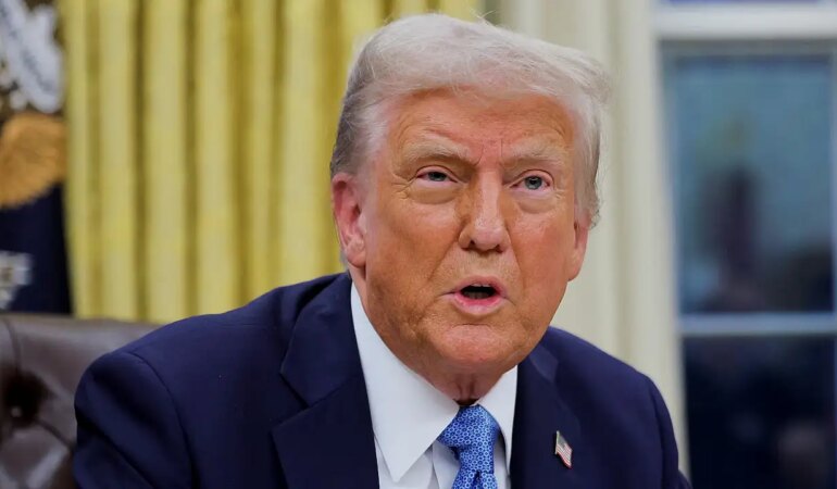 Trump şartları yerine getirmeyen çok sayıda ülkeye seyehat yasağı getirecek