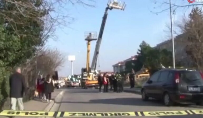 Vinç sepetinden düşen 4 işçi yaralandı!
