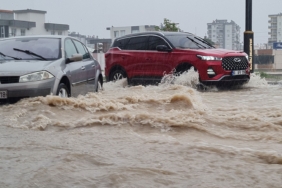 3-nisan-hava-durumu-meteorolojiden-istanbul-ve-ankara-dahil-78-il-icin-kuvvetli-saganak-uyarisi-sel.jpeg