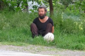 Annesinin cesediyle 2 hafta yaşadı, 'Uyuyor' dedi