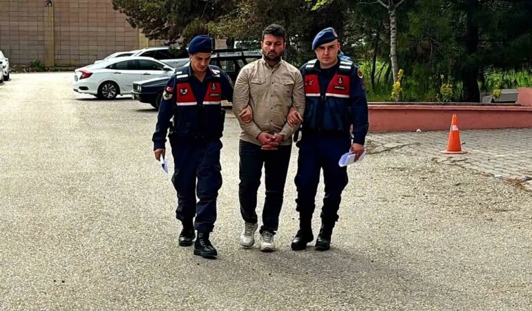Aynı aileden 4 kişinin öldüğü kazada tır sürücüsü tutuklandı