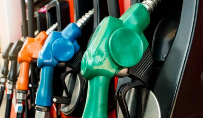 Benzine bir indirim daha geldi! Benzin ne kadar oldu?