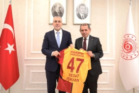 calisma-ve-sosyal-guvenlik-bakani-isikhan-galatasaray-baskani-dursun-ozbek-ile-gorustu-dbwp.jpg