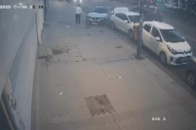 direksiyon-hakimiyetini-kaybetti-park-halindeki-araclara-carpti-wqlv.jpg