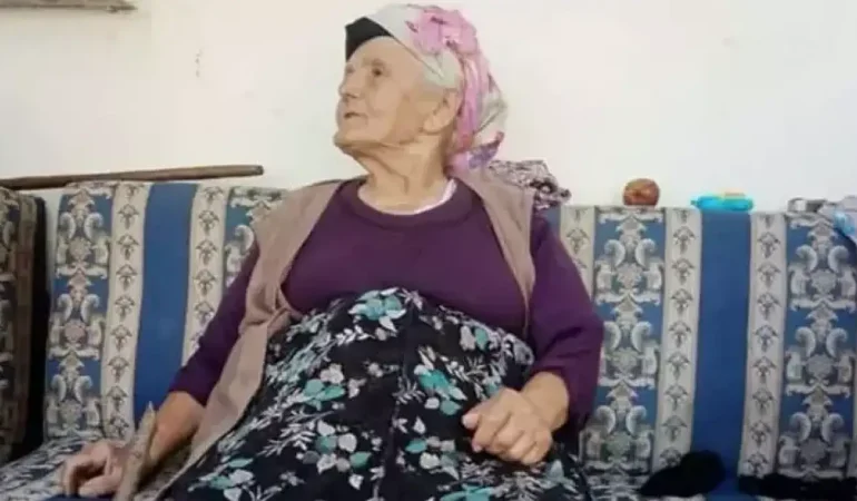 Dut ağacına çarpan patpattaki çifti ölüm ayırdı