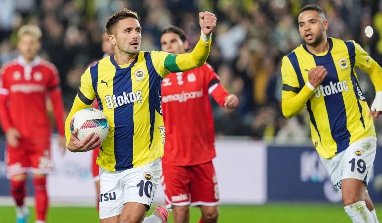 Fenerbahçe, Sivasspor Deplasmanına 4 Eksik İle Gidiyor