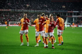 Galatasaray, Samsun'da Kritik Zaferle Zirveyi Sağlamlaştırdı 2-0
