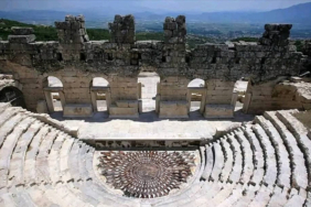 kibyra-antik-kentindeki-medusa-mozaigi-ziyarete-acildi-160001-20250411.jpg