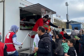 kizilaydan-toplanma-alanlarindaki-istanbullulara-beslenme-destegi-awpf.jpg