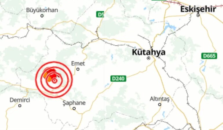 Kütahya'da sabaha kadar 65 artçı deprem yaşandı! Kandilli açıkladı