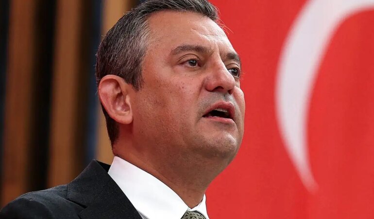 Özel’den Erişim Engeli Getirilen Hesaplara Tepki! X Türkiye’ye Çağrıda Bulundu