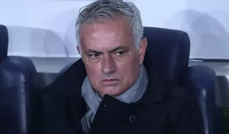 PFDK, Jose Mourinho’ya 3 maç ceza verdi