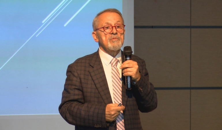 Prof. Dr. Naci Görür uyardı: Eli kulağında