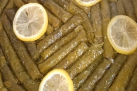sadece-izmirliler-biliyor-sarmayi-boyle-sarin-asla-yapraklarda-kararma-olusmuyor-rf4n.jpg