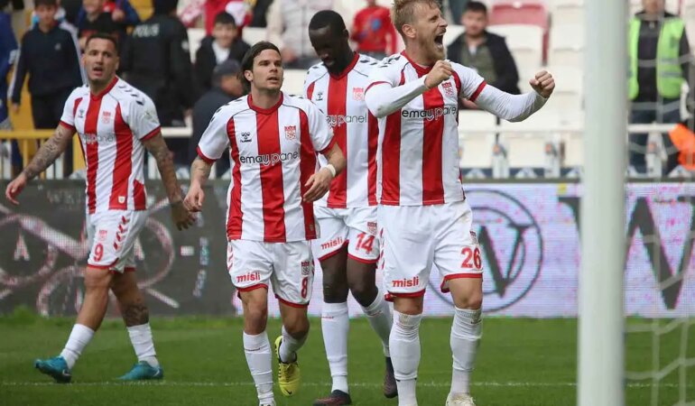 Sivasspor’dan Kritik 3 Puan: Antalyaspor’u 2-0’la Geçti