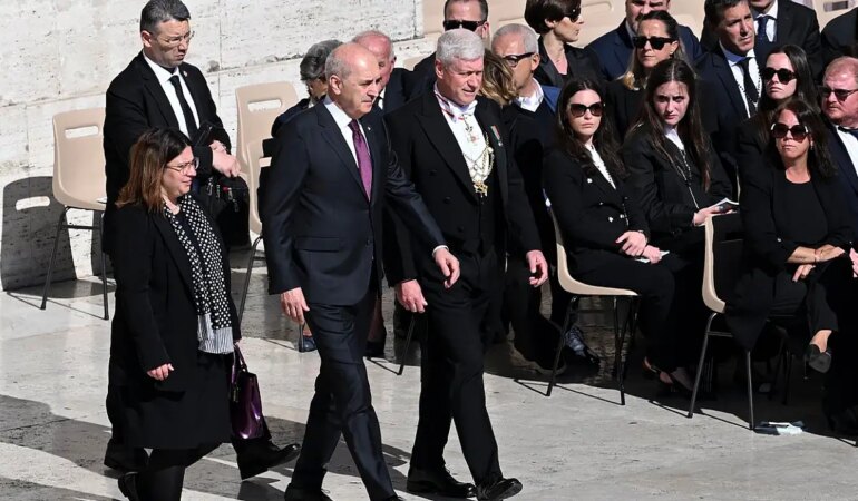 TBMM Başkanı Kurtulmuş, Papa Franciscus'un Cenaze Törenine Katıldı