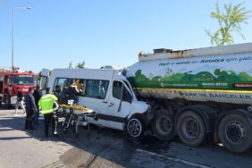 tur-minibusu-sulama-tankerine-carpti-6-yarali-jtr7.jpg